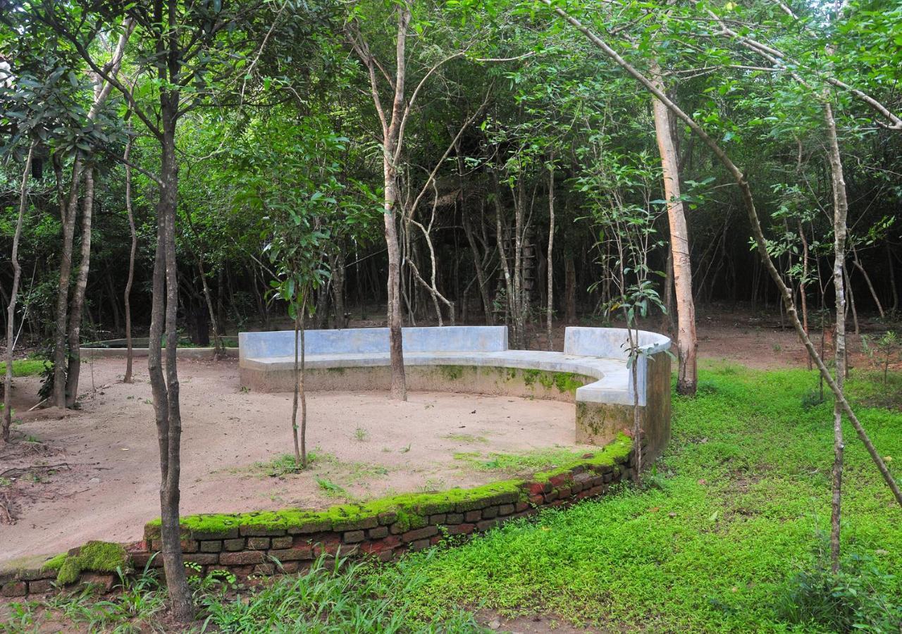 Back Of Beyond - Pidurangala Villa Sigiriya Luaran gambar