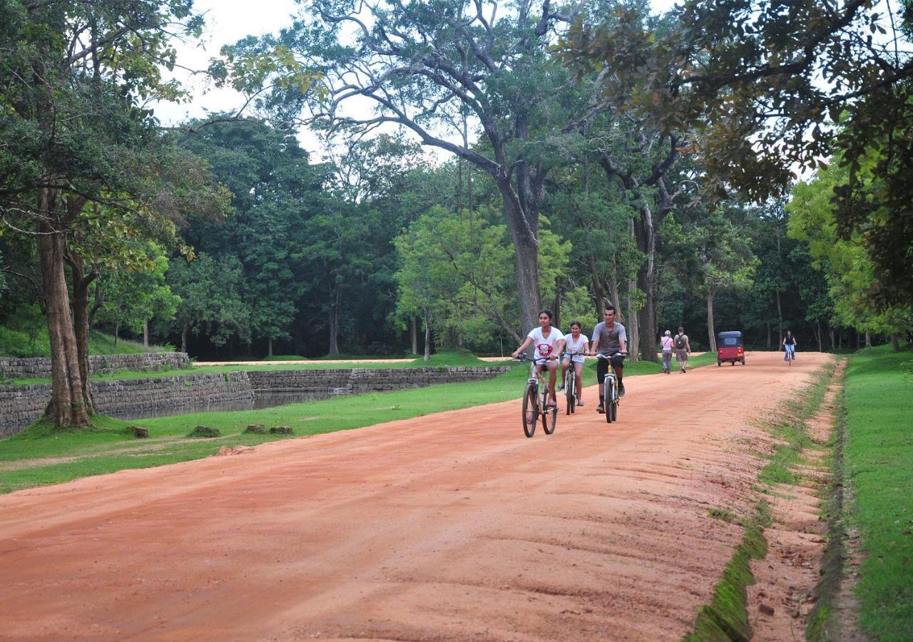 Back Of Beyond - Pidurangala Villa Sigiriya Luaran gambar
